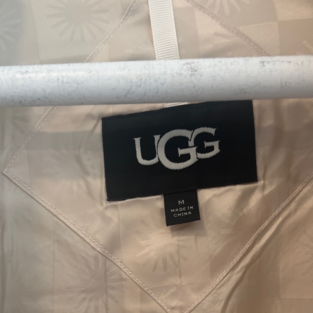 UGG Women's Cream Teddy Jacket Sz med worn once - Picture 2 of 2